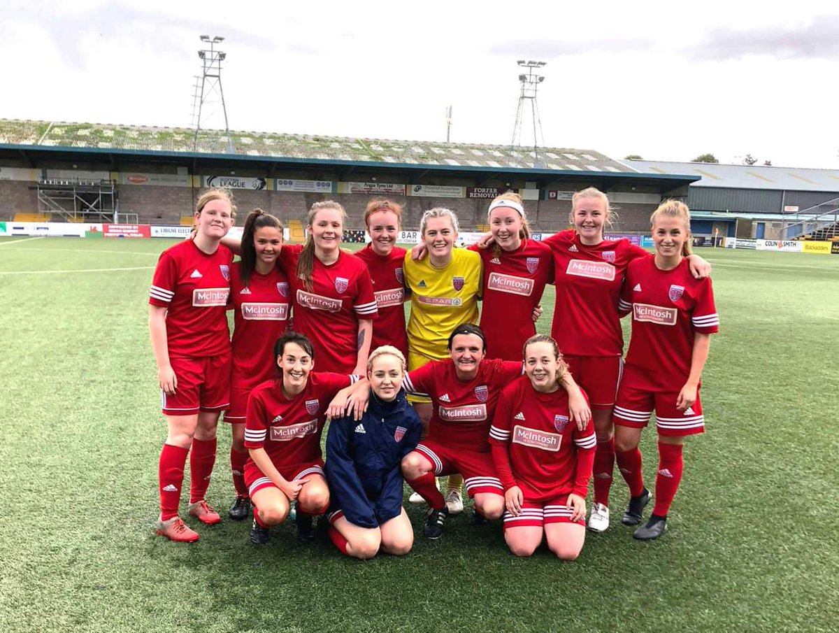 Farmington_FC's tweet image. SWFL2 North/East:  Dundee City Ladies 1 Farmington Women 0

Rachel Neave &amp;amp; Lucy Corbitt making their 2nd appearance, both from our u17s. 

Pauline Harley @backforgood1709 making her final appearance as she retires from the game. ⚽💙