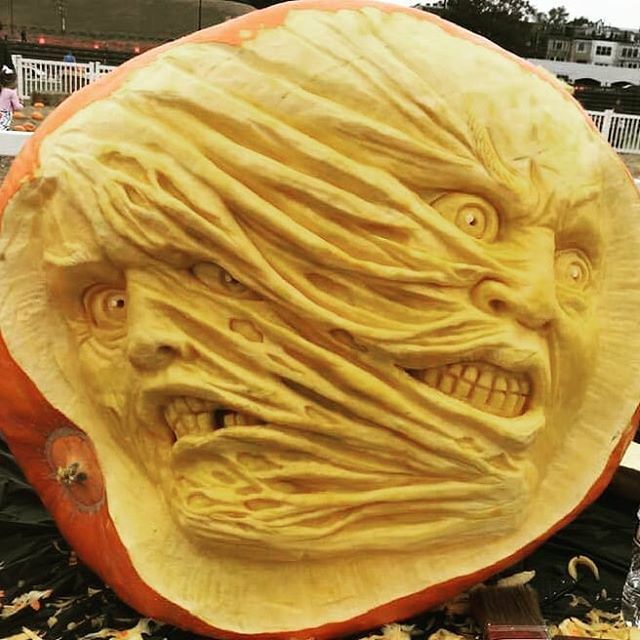 IceLabUSA's tweet image. Posted from Instagram #icesculpture #icecarving 400lbs of awesome!!!
.
.
.
Angelito and Eric showing folks how to carve a pumpkin the right way.
.
.
.
.
.
.
.
#pumpkin #giantpumpkin #jackolantern #icelab #pumpkinlab #fall #halloween #pumpkincarving #3dsculpture #sculpture #a…