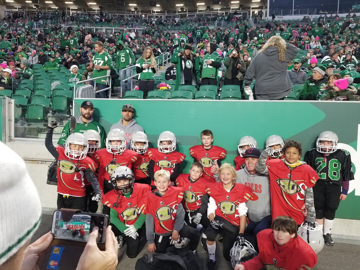 rodpedersen's tweet photo. Shoutout to #28 Ty Ryerson who’s out there with his 49ers teammates after suffering a real bad eye accident. Caught the attention of Rider great @KentonKeith, who wore that jersey >> @robp_regina https://t.co/NuHs5BmVnd