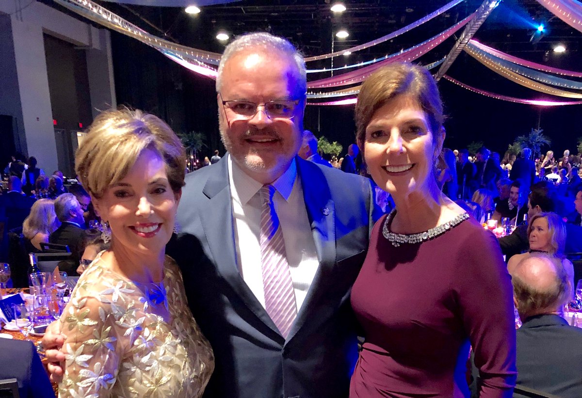 PamelaEvette's tweet photo. David &amp; I had a wonderful time at the @SYNNEX Share the Magic gala! A great event for a great cause, they raised over $2 million for children's charities including @PendletonPlace &amp; @AChildsHaven_SC. Thank you to our guests who joined us at the @QB_Solutions table. #SCkids https://t.co/MqpSh8bsiT