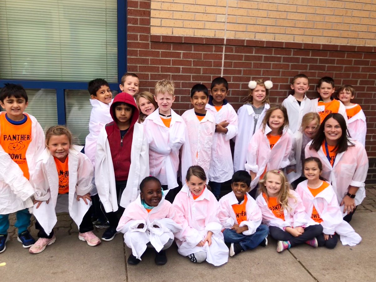 learners_happy's tweet photo. Sometimes all you need is a lab coat 🥼We learned all about what scientists do and made some observations👩🏽‍🔬👨🏼‍🔬🔎🌱 https://t.co/foyxpw0SmF