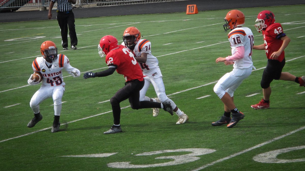 tnapper's tweet image. ETHS Frosh Football fell to Maine South yesterday for their first loss of the season. Scored two touchdowns and a safety! Proud of the way they handled it. Respect! @ETHSports