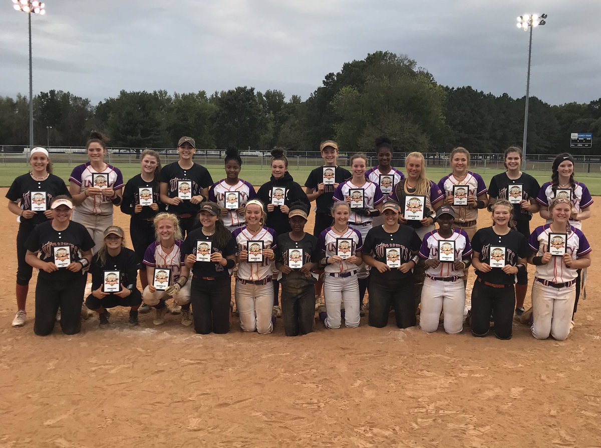 Hornets Grizzard wins the <a href="/USASoftball/">USA Softball</a> of Virginia 16U Fall State Championships. Ladies played well in all phases, going 5-0 overall.  Battled an always-tough VA Unity Linder team in the finals.  Great weekend on the dirt!  #hornetstrong 🔥💪