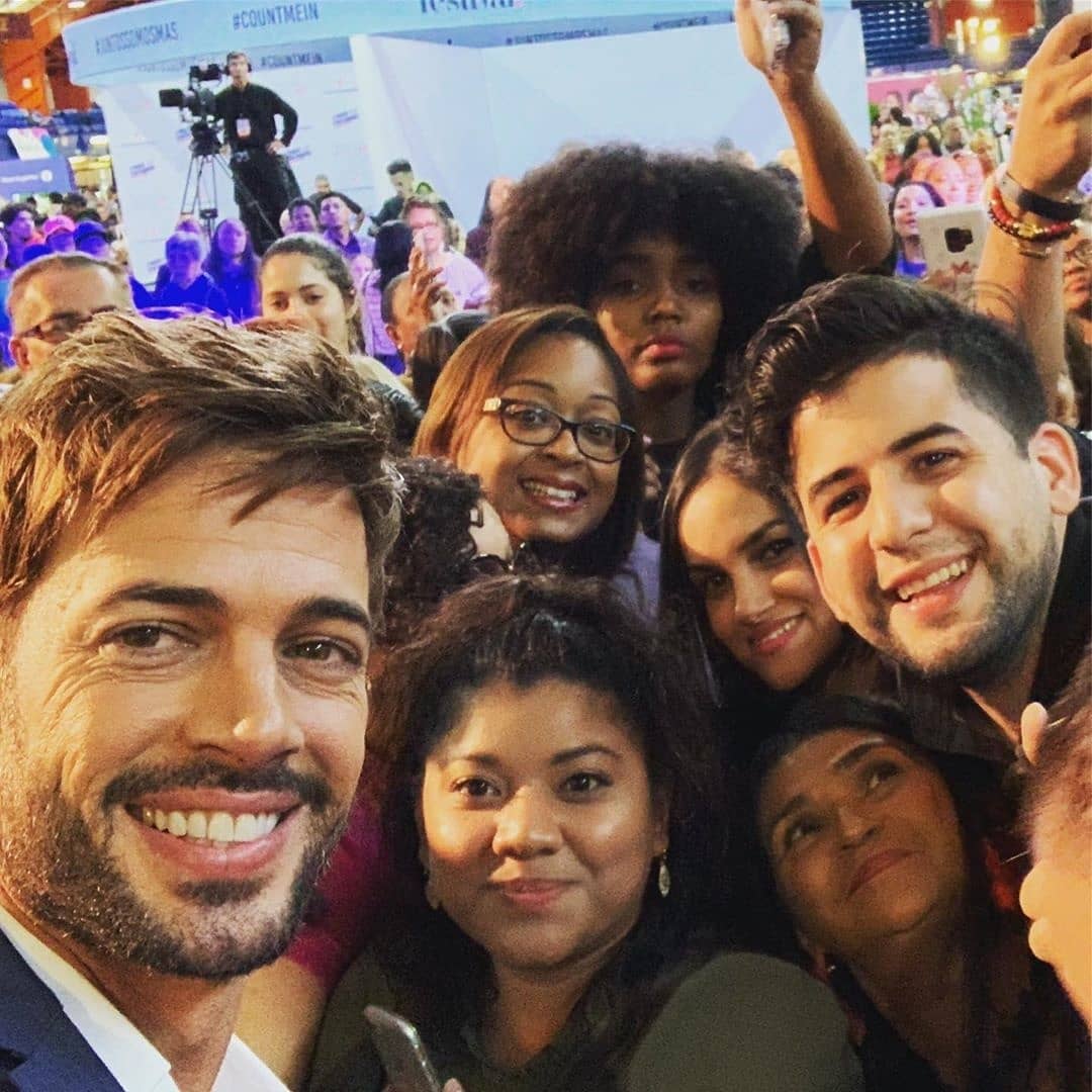 WLWParaguay's tweet photo. from @danjimel - Omg , gracias #peopleenespanol por este #festivalpeople que le trajo al cubano más hermoso @willylevy29 a #newyork #juntossomasmas #countmeln #festivalpeople
Pd: la primera foto William Levy agarro mi cel y Saco la selfie ❤️🥰🥰🥰🥰 amooo #WilliamLevy https://t.co/8PGKH46uDt