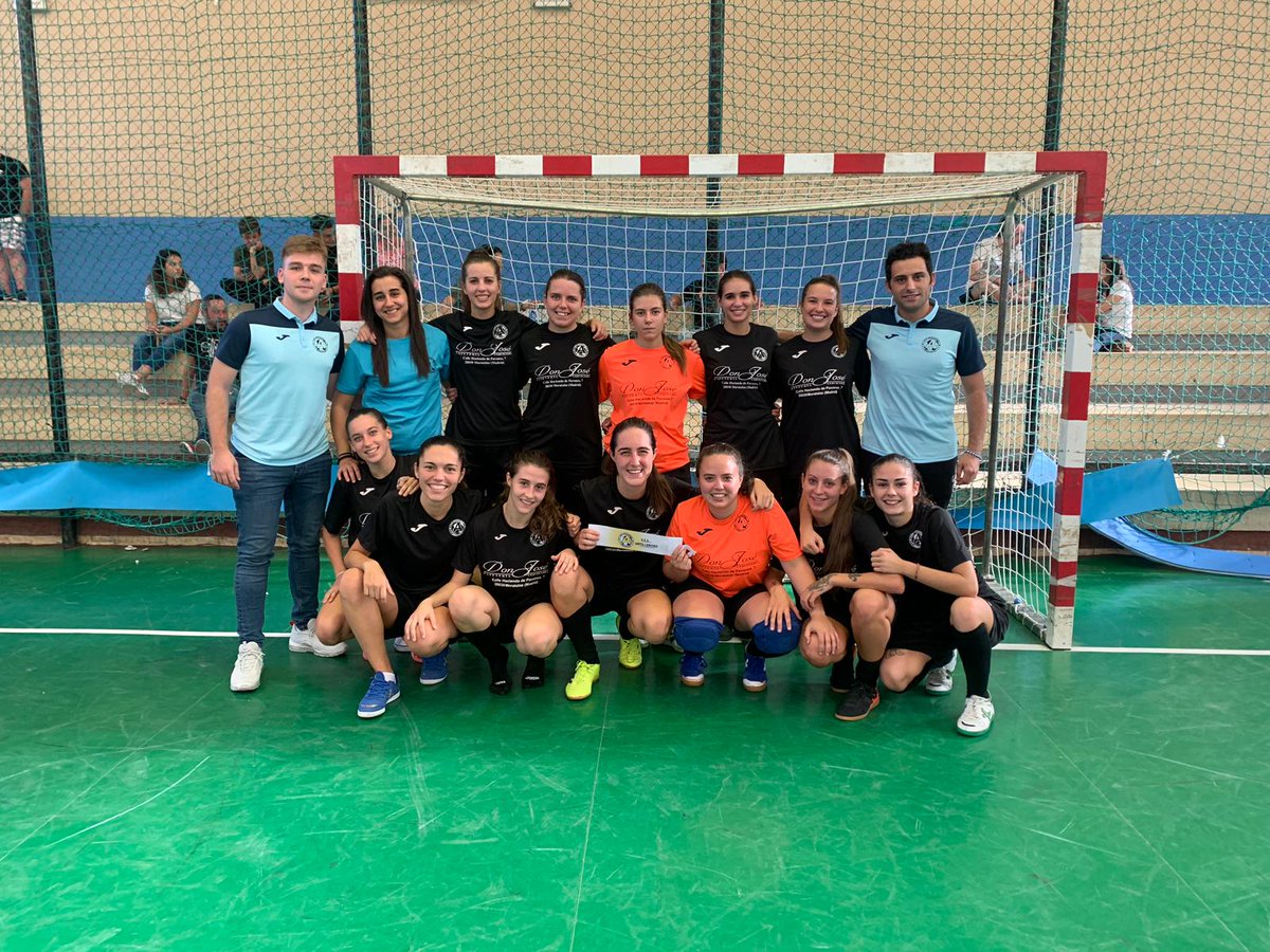 CFSARTILLEROS's tweet photo. Victoria importantisima del Primera Femenino por 1-0 ante un muy buen @FSMajadahonda , rival que sin duda estara arriba a final de temporada. Estas chicas han empezado con un juego y una confianza tremenda. Nueva semana para crecer equipo 👩💪

⚽ @tuca_84 https://t.co/WquUH6Bymu