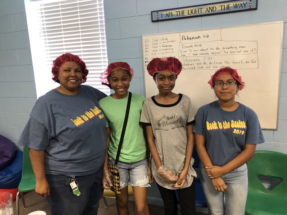 ApplingFbla's tweet image. #Appling FBLA “Community service project - Rise Against Hunger “ We packaged over 200 meals today ☺️ Raider Proud ❤️