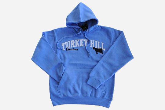 Can you feel the chill in the air? Fall is here!! Stay warm with a cozy blue #TurkeyHillExperience #cow sweatshirt: bit.ly/33rpJY4.