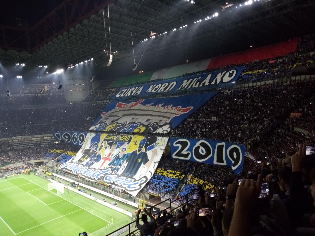 interclubreggio's tweet photo. INTER VS JUVENTUS
La splendida coreografia della NORD (che festeggia il 50°) !  #InterJuventus #InterJuve
#InterRubentus #Inter #InterClub #InterClubReggioEmilia #Amala #InterFans #ForzaInter #FCIM #fcinter1908 #PazzaInter #Intersupporters #InterIsHere #Interforever #Inter4ever https://t.co/dxAE4pCi2a