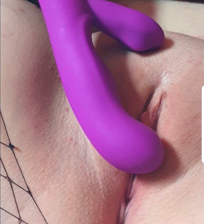 Verpasse nicht mein neues Video morgen auf @mydirtyhobby hihi 🥰 Ich hoffe es wird dir gefallen!💋#Teen #mdh #sextoys #solo https://t.co/mS39mfVZDs