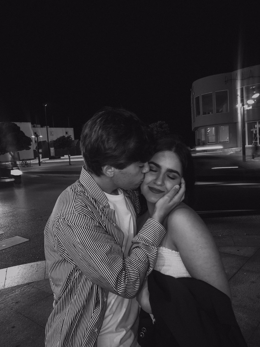 andreiadsalves's tweet photo. Parabéns para ti que me vieste mostrar que o amor é a coisa mais bonita que existe e obrigada por tornares o meu mundo num lugar melhor. Que seja sempre assim, amo-te! ❤️ https://t.co/YzVHBr9G70