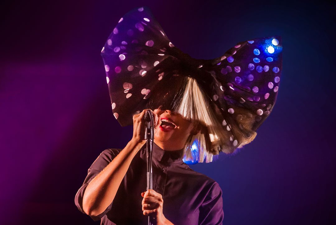audiojuju's tweet photo. Australian Pop Star and Songwriter Sia Reveals Struggle with Chronic Pain and Ehlers-Danlos
https://t.co/qrDHoCL795
#sia #EhlersDanlosSyndrome #EhlersDanlos #Chandelier #Beyonce #adele #BritneySpears https://t.co/SmklbmgoV6