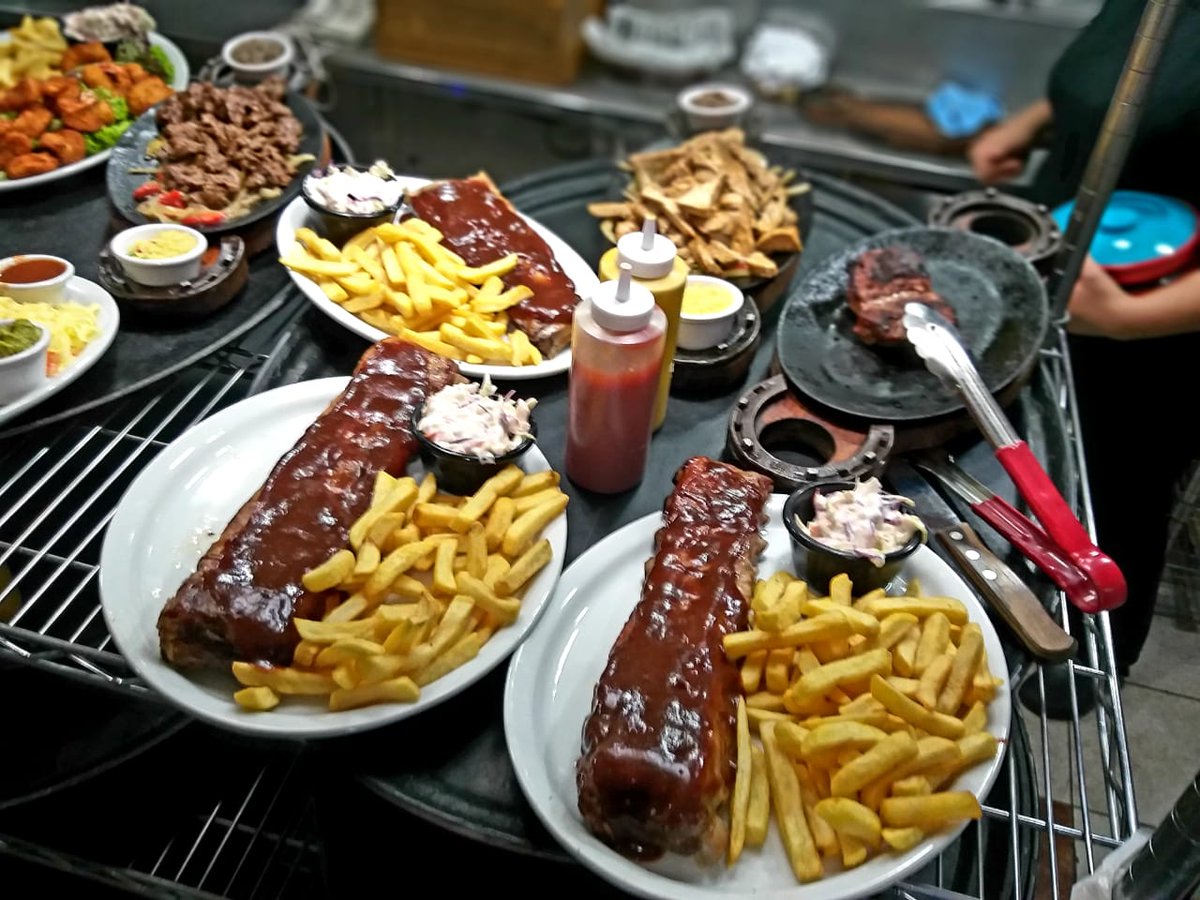 elestabloresto's tweet photo. Las mejores RIBS para la mesa que disfrutará de nuestra especialidad 😋👌
Reserva tu mesa llamando al ☎️: 2 2738 8533  
...
#ElEstabloResto #Chicureo https://t.co/KkzDCsYBPg
