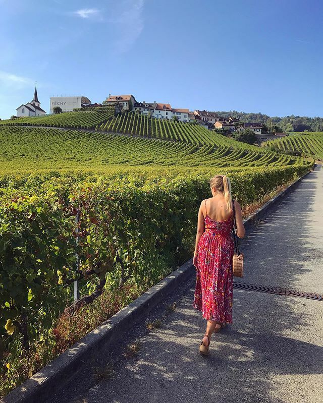 THISwitzerland's tweet photo. Walking near Féchy! 🇨🇭😍❤️🇨🇭🇨🇭🇨🇭
.
.
.
#fechy #vaud #suisseromande #vignes #lacote #vaudois #vignerons #vendanges #village #swissbloggers #travelbloggers #switzerland #myswitzerland #dress #blond #bloggers https://t.co/syJbUtwVWI https://t.co/Lr2g0dJrgv
