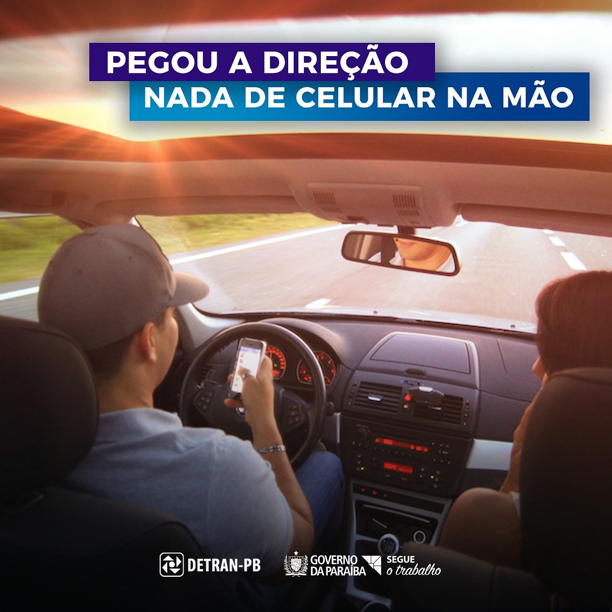 Relatos do trânsito:

- Ele estava distraído no celular 📲, não viu que o trânsito havia parado por causa de uma obra na pista🚧. Quando levantou a cabeça, se assustou, torceu toda a direção e capotou.
No trânsito sua distração pode ser fatal.💀 #celular #perigo <a href="/mortenotransito/">mortenotransito</a>