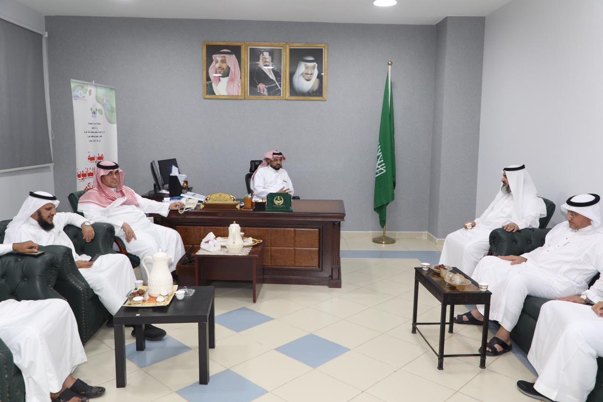 hay1438's tweet photo. تشرف المركز الليلة بزيارة كريمة من مدير ادارة التعليم المستمر الاستاذ خالد الحارثي ومدير مكتب التعليم ببحرة الاستاذ ماجد الحرازي ومدير قسم التربية البدنية بتعليم مكة وعدد من المشرفين وعدد من قادة مراكز الأحياء وقادة مدارس لافتتاح مقرات التدريب الجديدة https://t.co/2JH2aXnhdd
