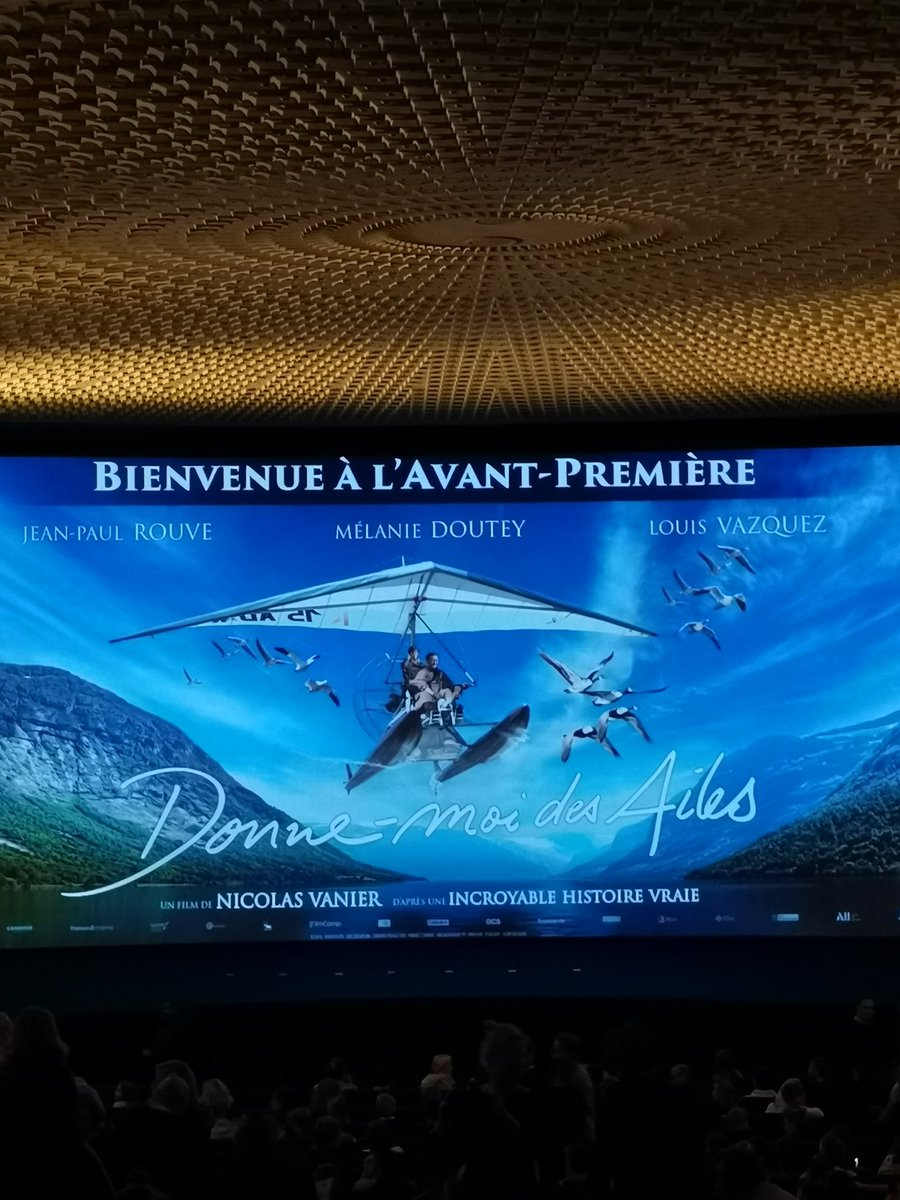 LifeandStyle_fr's tweet photo. Belle avant première du film familial Donne Moi des Ailes, faisant penser au film  L'envolée Sauvage. Bravo Nicolas Vanier 🎥 https://t.co/rgWgIKxQ8P
