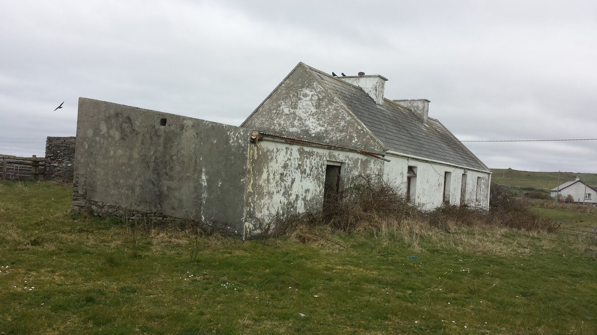 rayofoghlu's tweet photo. I bought this place and a few acres three years ago for a good price. After work every day I'd come home, change clothes and work late into the night.Weekends the same. Pretty much finished now and its a dream. https://t.co/xQ5Ahx29hj