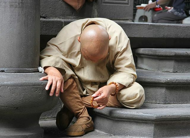 renotaiza's tweet photo. A profound praying at the Mengjia Longshan Temple in Taipei - Taiwan

#travelphotography #canon #travel #traveller #asia #worship #china #religion #culture https://t.co/0F3QCk9cVN https://t.co/JHZ02zT1Tn