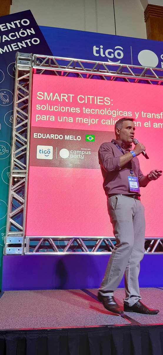 valentinrallo's tweet photo. #SmartCities en @campuspartypy súper interesante! https://t.co/DWFoD9C4jT