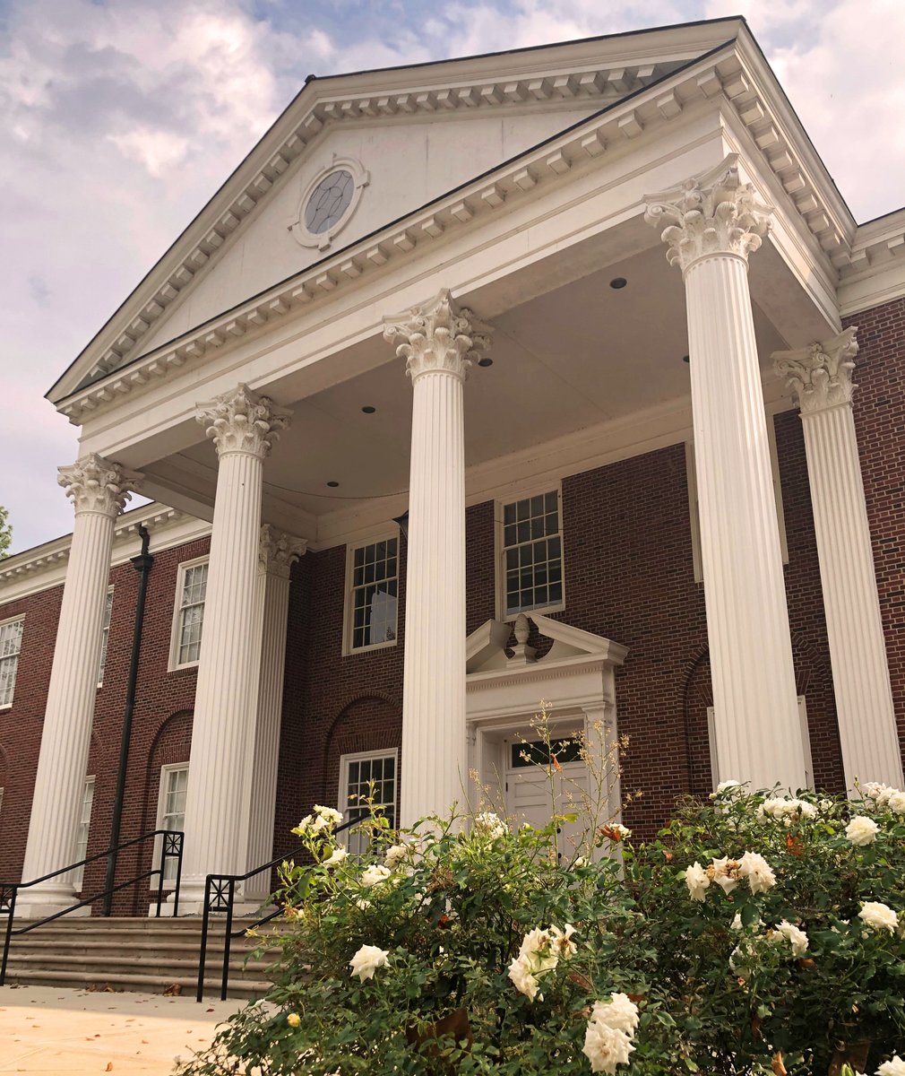 HC_Admission's tweet photo. DID YOU KNOW: In addition to a guaranteed merit scholarship, Early Action (Nov. 1/Dec. 1) applicants are eligible for more!

Recipients of the $1,500 renewable Music Scholarship🎼will find a second home here - at the CFA.

🎶Learn more + apply to audition: https://t.co/fN1AtyNMYf https://t.co/PJkYhN91PF