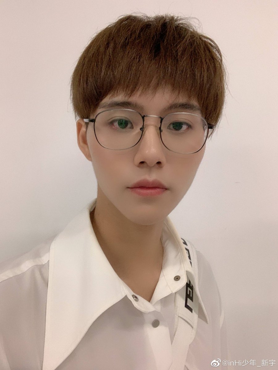 varsityV_unoff's tweet photo. #Xin #씬 #VarsityV #바시티V

👓or不要👓 https://t.co/4mtuB2pFg1