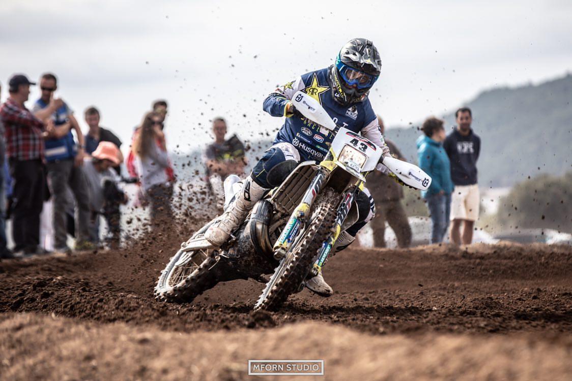 P2 E3 y P12 Scratch! Muy contento de como he corrido después de 4 años sin correr el nacional!
P2 E3 &amp; P12 SCRATCH! HAPPY WITH MY RACE AFTER 4 YEARS OUT OF NATIONAL  ENDURO RACES!
👌😎✊✊
<a href="/baSSellaexperts/">baSSella experiences</a> <a href="/iridewess/">WESS Enduro World Championship</a>
<a href="/Rockstar_Racing/">Rockstar Racing - RSR</a> <a href="/rockstarenergy/">Rockstar Energy Drink</a> @Husqvarna1903