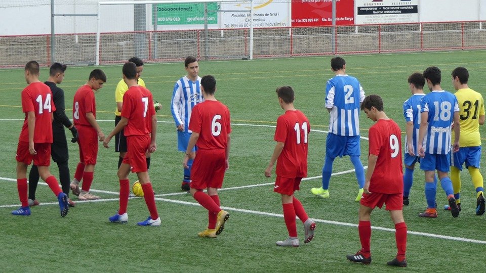 NAISEFC's tweet photo. 🔴 Els Juvenils han finalitzat l'Stage a Osona i també la pretemporada. 
👍 Bona imatge dels equips durant els partits del cap de setmana. 
⚽️ La setmana vinent comença la LLIGA!😋

#valorsNAISE #sócNAISE #somNAISE https://t.co/hPulsyH7Zp