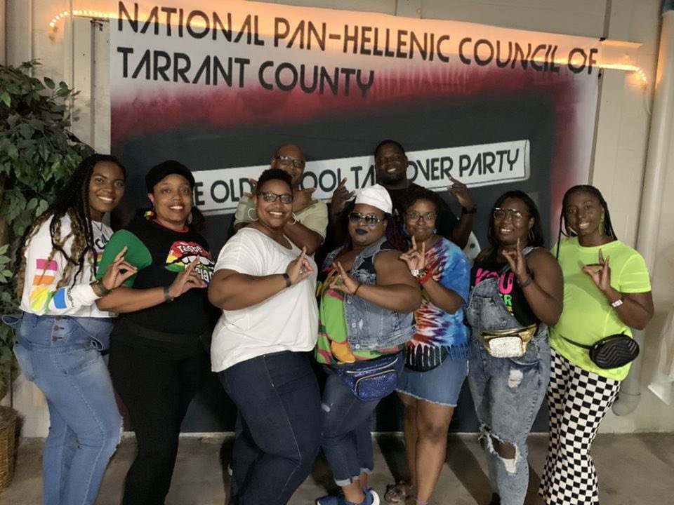 FortWorthZetas's tweet image. It’s an old school thang. 😎

DFW Zetas and Sigmas brought out their best throwback outfits while representing at the Old School Takeover Party by @NphcTC 

#FortWorthZetas #DFWZetas  #NPHCStrongerTogether #YearOfTheBlueAndWhiteFamily
