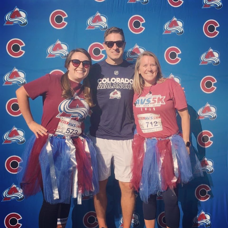 lfrappao's tweet photo. Top line outfit, Left leg/wing Landy sock, right leg/wing Rantanen sock, shirt/center MacKinnon ✅ Meeting John-Michael Likes ✅ Running around the Pepsi Center ✅ Supporting Dawg Nation Hockey ✅ #GoAvsGo #dawgnation #avs5k #hockeystopline @Avalanche https://t.co/O75DbYOxWp