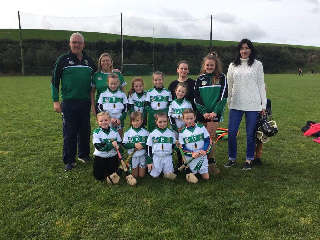 michellegould_'s tweet photo. Good fun with our u8’s at a camogie blitz today in @PassageWestLGF. Many thanks for hosting & for the goodie bags! Great sporting & fun games. #camogie @20x20_ie @SaintsCamogie @CorkJuvCamogie #minisaints #SupportHerSport #GoGames https://t.co/71JpfHl4l5
