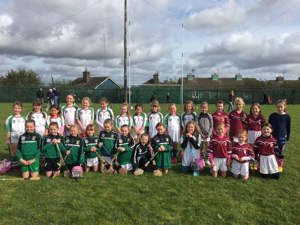 michellegould_'s tweet photo. Good fun with our u8’s at a camogie blitz today in @PassageWestLGF. Many thanks for hosting & for the goodie bags! Great sporting & fun games. #camogie @20x20_ie @SaintsCamogie @CorkJuvCamogie #minisaints #SupportHerSport #GoGames https://t.co/71JpfHl4l5