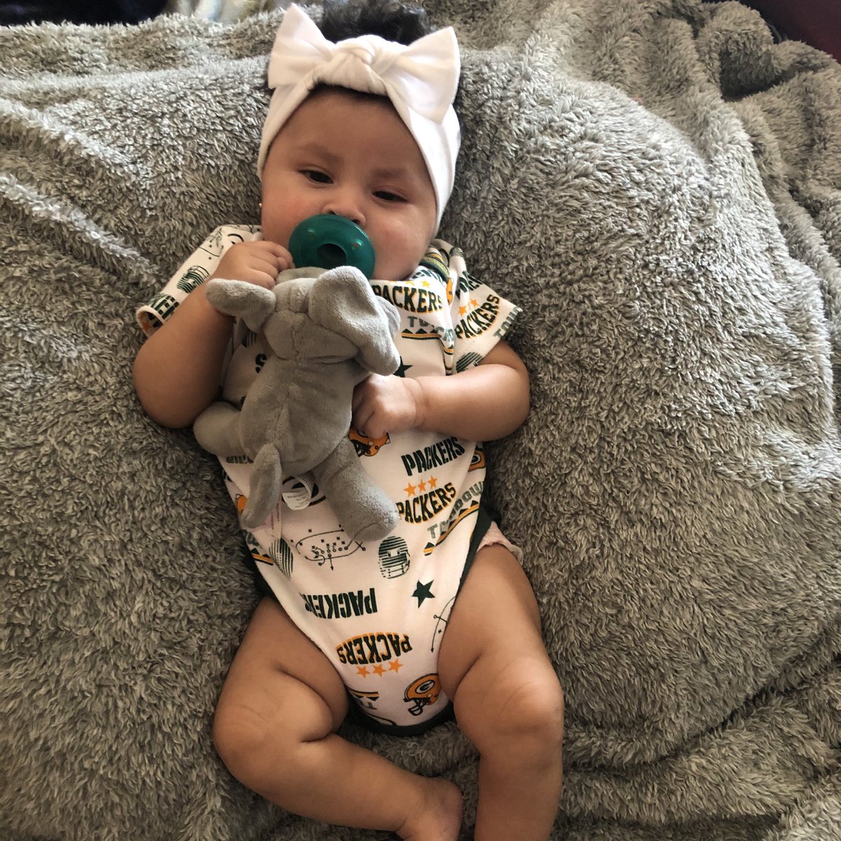 Pray4Eve's tweet photo. Game day ready 💚 #GoPackGo #NFLSunday #GBvsDAL @packers @Packer_Nation #packerbaby #nfl @nflnetwork @NFL @WubbaNub @Avent_US #MommysTeam https://t.co/PqXhKJdlAj