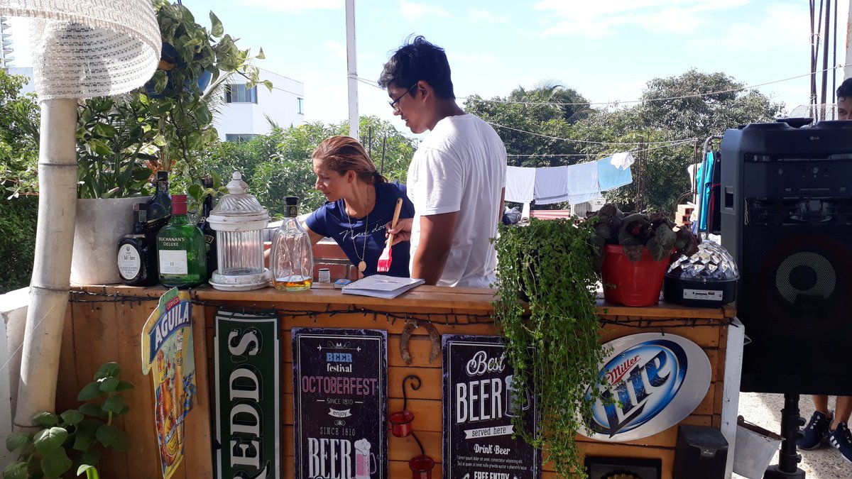 Jean_Ruiiz's tweet photo. El plan rela del domingo...

#RooftopSunday https://t.co/tHW8bOGIFu