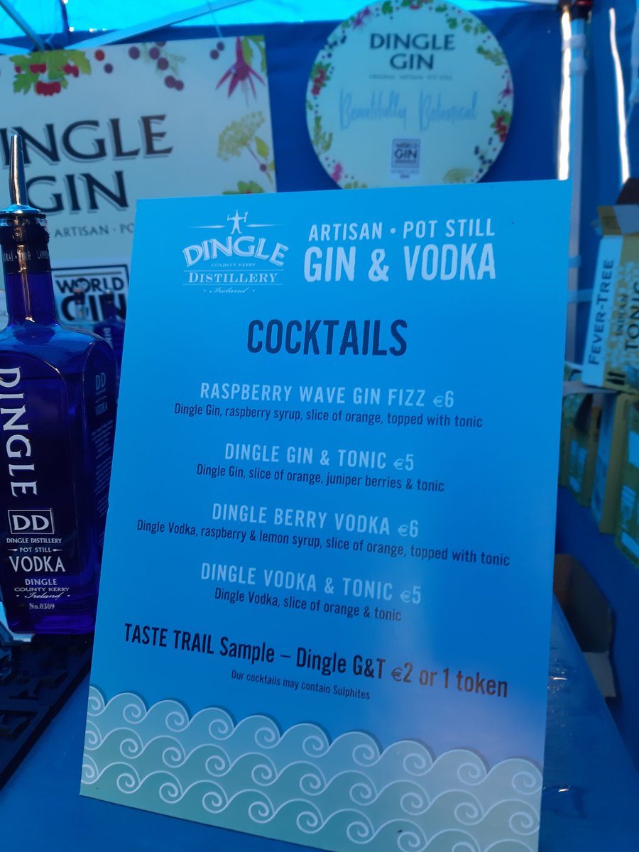 clonmelapplefe1's tweet photo. More fab treats @dinglefoodfest with more great tastings today inc Apple Brandy by @LH_Beverages @ballyhouraapple cider, raclette from #littlecheesecompany G&amp;T from @DingleGin, swiss style cheese from @Kylemore, more bisque &amp; delicious food from #landtosea ... all w/ mug in tow https://t.co/H4XGK46dFF