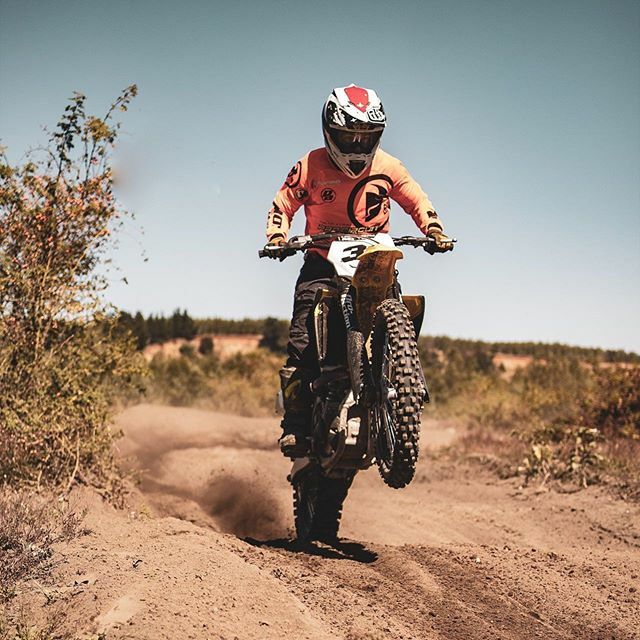 holdfastbrand's tweet photo. I KEEP MY WOUNDS WITH NO BANDAGES. @holdfastbrand #holdfastbrand #vintagemotorcyclephoto #motorcyclefun #funnybike #funnytrials #motorcycletricks #wounds #bandages #motorcycle #motorcross #motorcrossbike #motorbikelife #motorbikelifestyle #motorcycleappa… https://t.co/6DyLiksc3N https://t.co/yWduVg47Hy