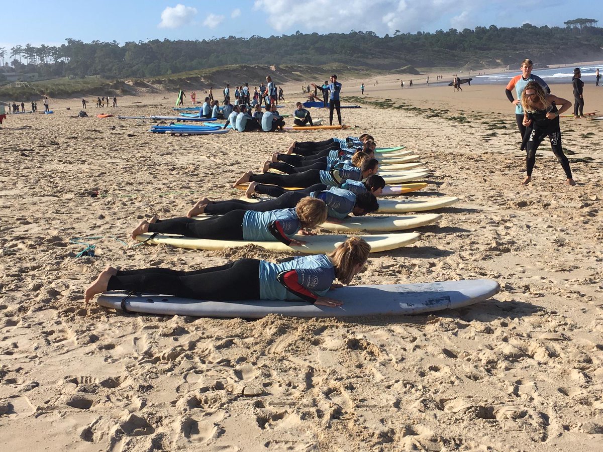 LeticiaMenaR's tweet photo. Gracias @apcantabria y @DoloresGallard0 por vuestra implicación e ilusión. Con @SurfLaCurva #Loredo #OctoberSurf https://t.co/hqXIdidS6T