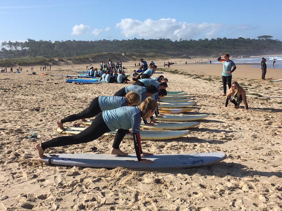 LeticiaMenaR's tweet photo. Gracias @apcantabria y @DoloresGallard0 por vuestra implicación e ilusión. Con @SurfLaCurva #Loredo #OctoberSurf https://t.co/hqXIdidS6T
