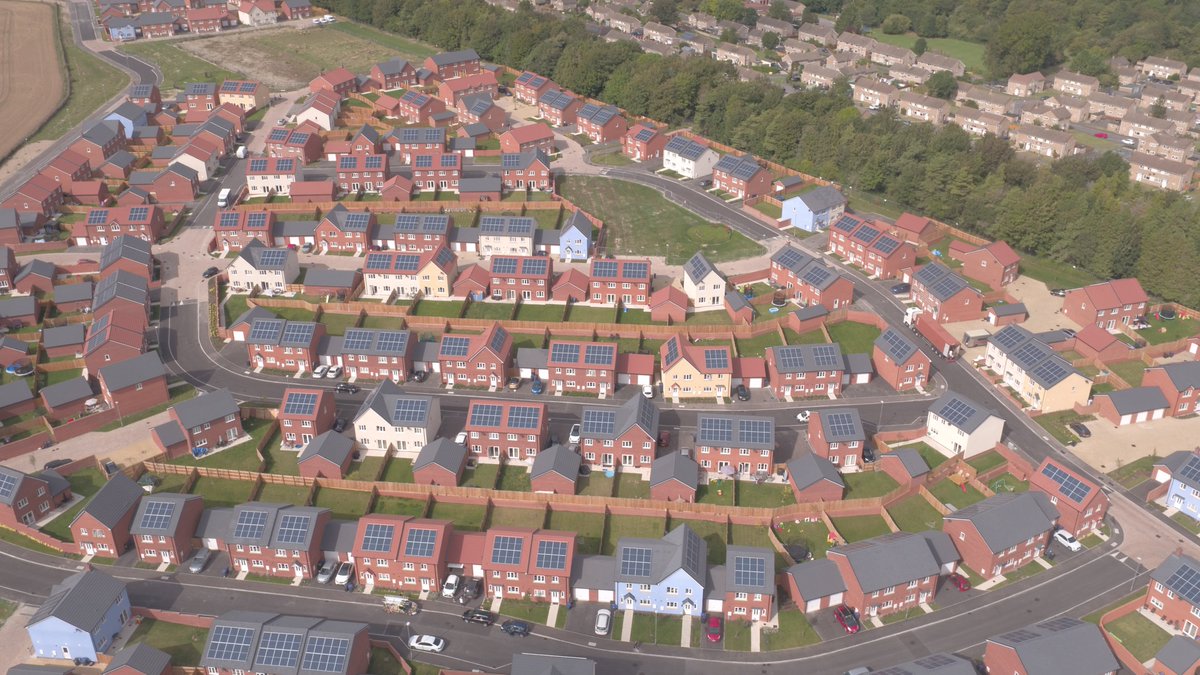 Lovell_SP's tweet photo. Gosh it was a busy summer so it has been a while since we tweeted! Sorry but we have busy finishing the homes at The Plumer and Corunna Estates. With The Alanbrooke Estate in #Larkhill developing too,  the @Lovell_SP collaboration with @mod_dio and @ArmyBasing is a great success. https://t.co/FnMxCGcW5a