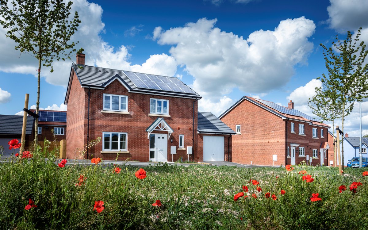 Lovell_SP's tweet photo. Gosh it was a busy summer so it has been a while since we tweeted! Sorry but we have busy finishing the homes at The Plumer and Corunna Estates. With The Alanbrooke Estate in #Larkhill developing too,  the @Lovell_SP collaboration with @mod_dio and @ArmyBasing is a great success. https://t.co/FnMxCGcW5a