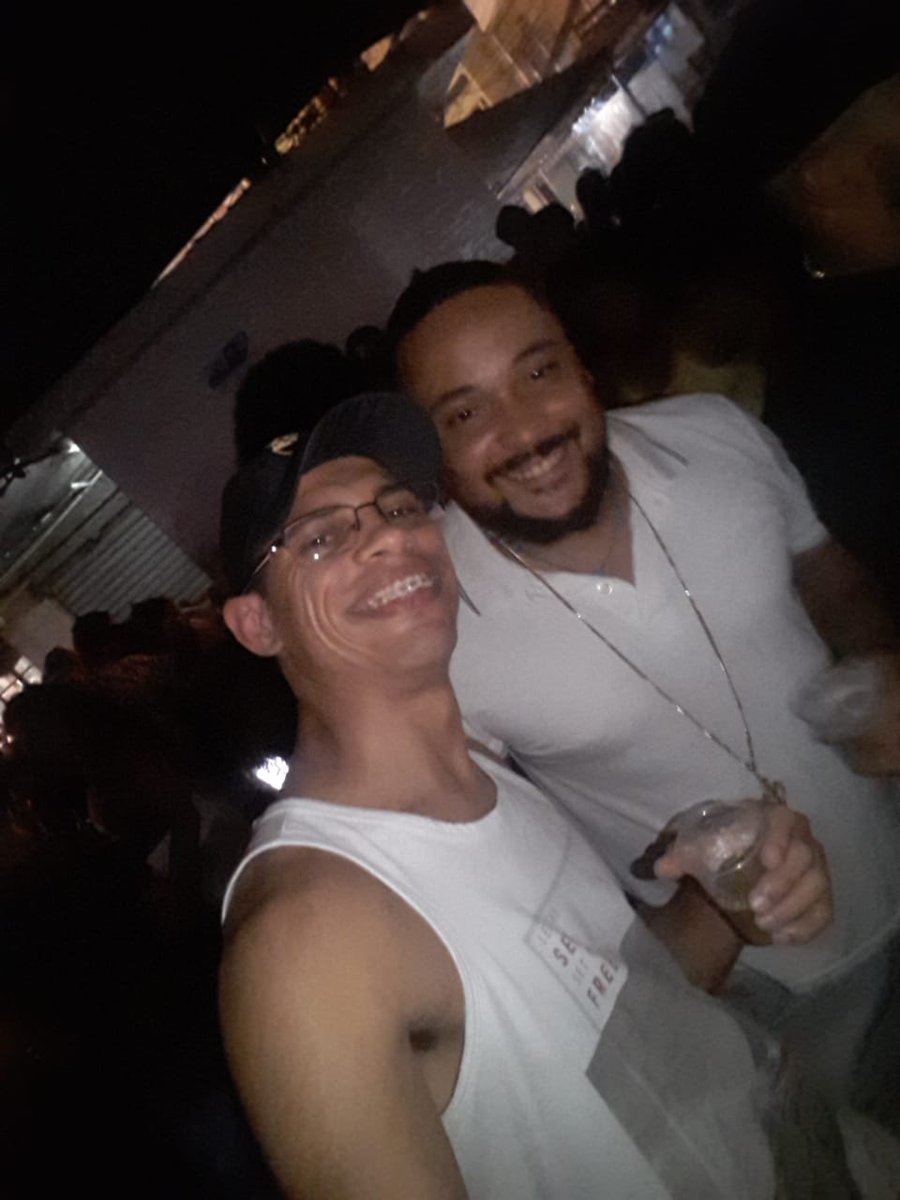 wrocha12's tweet photo. Com mano @MarkinQpe que Night!!!
#Heliou https://t.co/mKew5OBrJ8