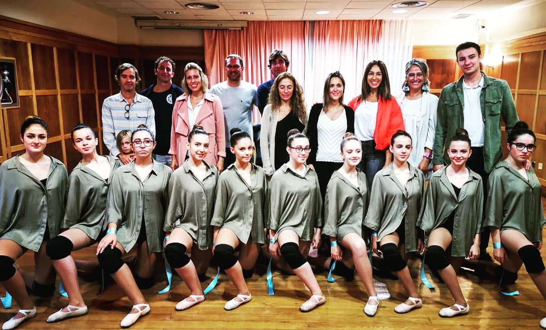 LeticiaMenaR's tweet photo. Escuela de Danza Gloria Rueda y Luz Mar González Arias en Caballerizas de La Magdalena #Surf #Danza Gracias Concejalía de Medio Ambiente de #Santander y @LolaSainzGonzal #OctoberSurf https://t.co/6xKlIRIYe7