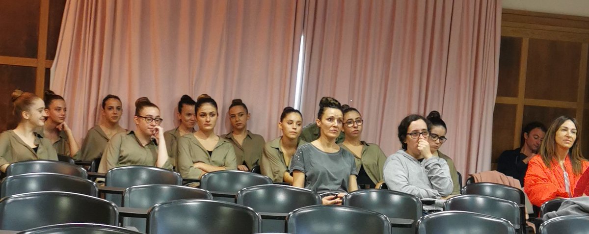 LeticiaMenaR's tweet photo. Escuela de Danza Gloria Rueda y Luz Mar González Arias en Caballerizas de La Magdalena #Surf #Danza Gracias Concejalía de Medio Ambiente de #Santander y @LolaSainzGonzal #OctoberSurf https://t.co/6xKlIRIYe7