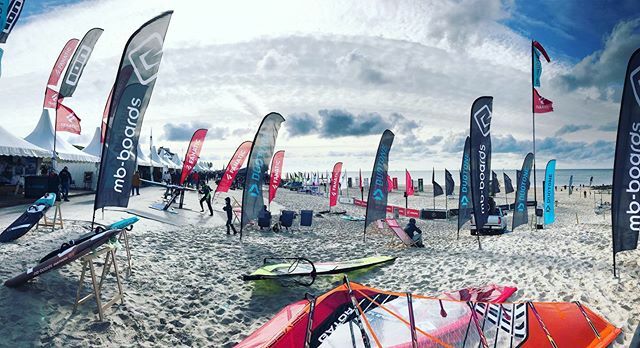 TracingKaro's tweet photo. Back at the windsurf  @worldcupsylt after 11 years!! 🤟
...
“Yeah last time we’ve been here was like over ten years ago.”
“Oh. Wait, what?? How old ARE you??”
Taking the compliments as they come 😂👌 @mb_boards @duotone.windsurfing @surf_magazin_germany… https://t.co/rRQjXNuFFE https://t.co/OKwk62RAZC