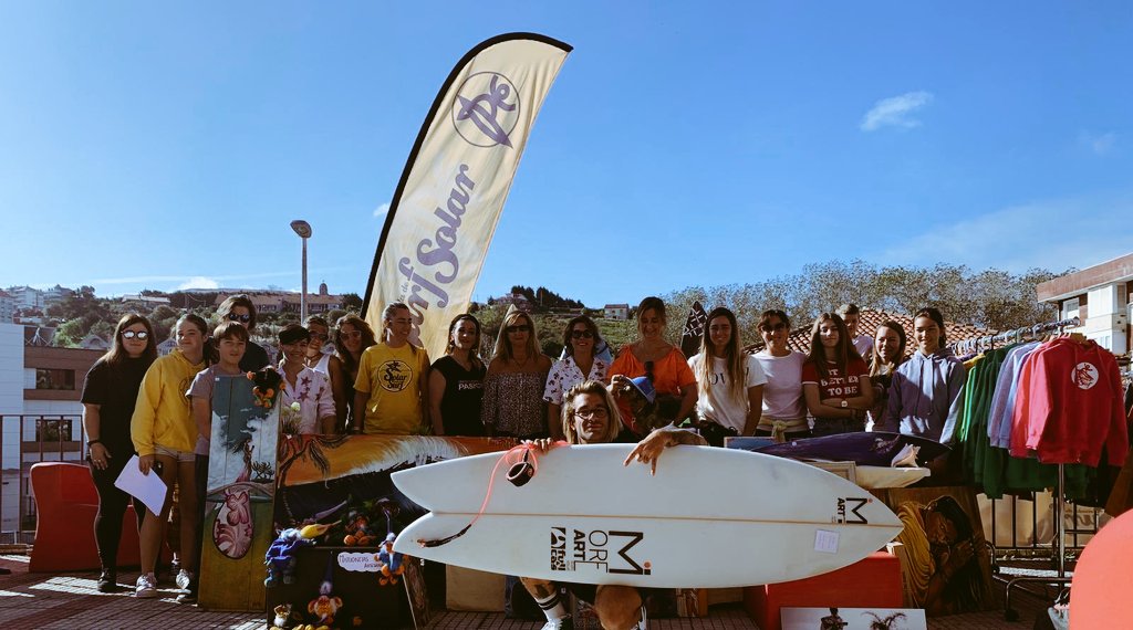 LeticiaMenaR's tweet photo. @ADMECantabria y sus hijos con la Escuela Solar Surf en #Suances
#OctoberSurf #SurfeaCantabria https://t.co/3jh0ChaprC
