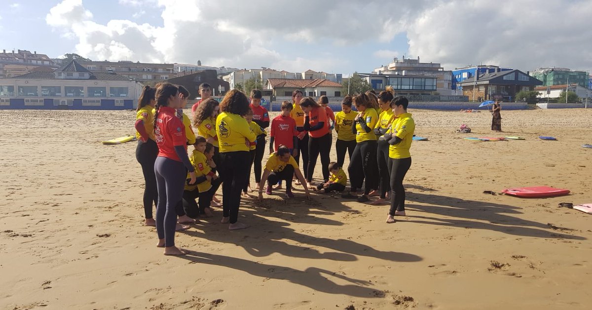 LeticiaMenaR's tweet photo. @ADMECantabria y sus hijos con la Escuela Solar Surf en #Suances
#OctoberSurf #SurfeaCantabria https://t.co/3jh0ChaprC