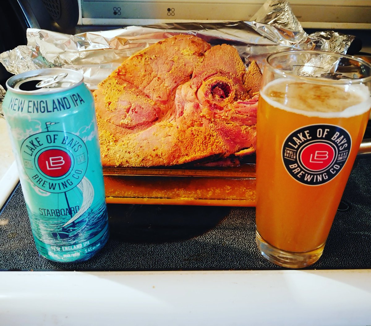 craft_couple's tweet photo. The perfect pairing....a little bit to keep the ham moist and the rest for the Master Chef. Starboard NEIPA from the great peeps at @lb_brewing was perfect.
#SundayFunday #CraftBeer https://t.co/E2u9NPCN1C