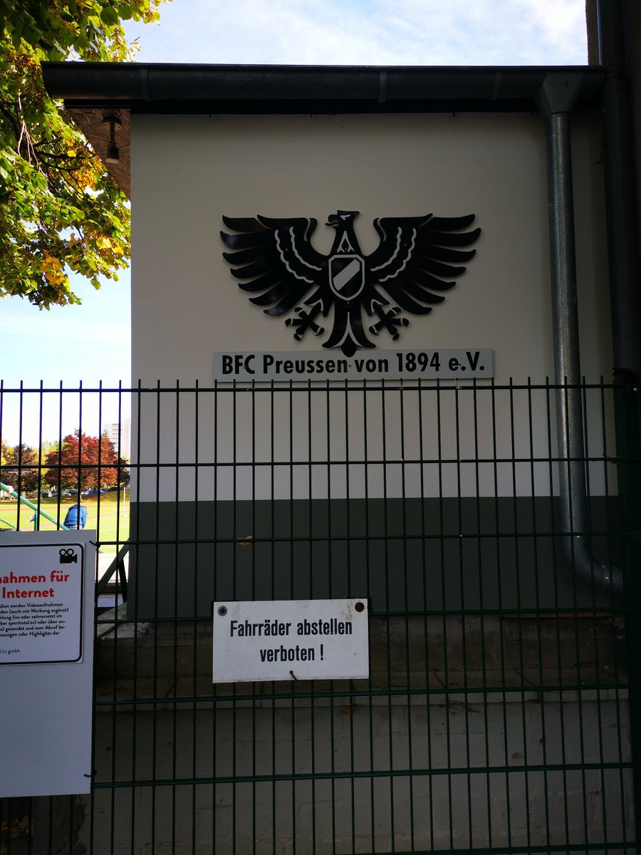 FeanFan4Life's tweet photo. Tof weekend Oost Duitsland zit er helaas weer op, genoten met @doingthe116 @Kraijkamp en GJ zonder Twitter #TennisBorussiaBerlin #DymamoDresden #BFCPreussen #BerlinerAK https://t.co/o6Fa3wJlbQ