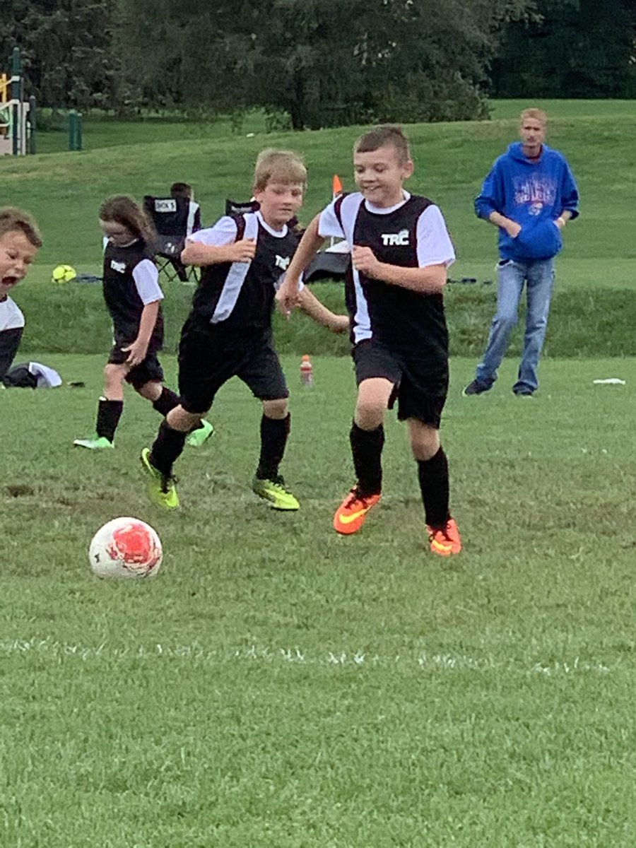 CJHansen1013's tweet photo. Perfect fall day to watch two of my boys play soccer for @TURNERREC #alex8 #aden7 https://t.co/RqjtGSQrcK