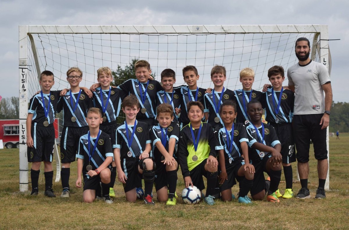 FCColumbus95's tweet photo. Congratulations to our FC Columbus U12 Boys #CincyChallenge champions! Well done!
#FCCLB #JogaBonito https://t.co/ArBq6GGzPN
