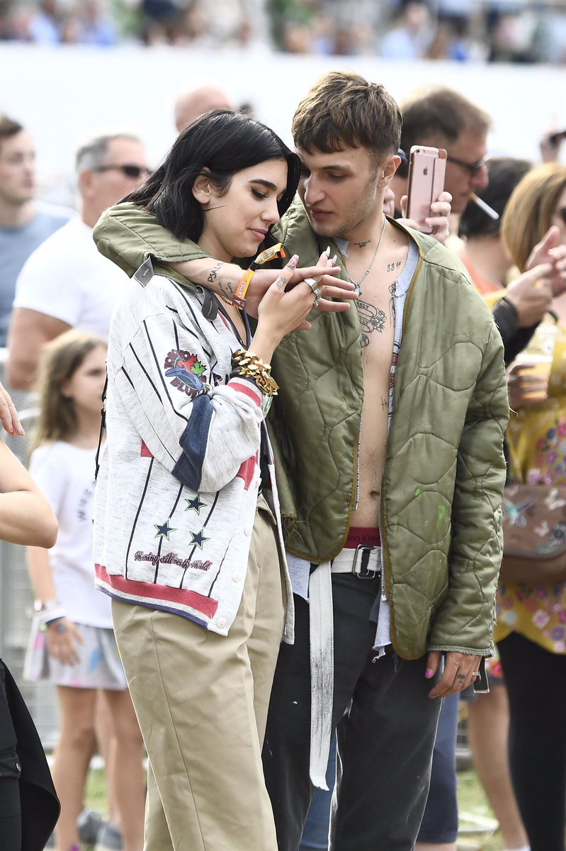 Mai Pa Twitter Dua Lipaとanwar Hadid ベラ ジジバディットの弟 のビッグカップル カジュアルからモードまでいつも洋服を合わせていて仲良しなのがかわいい 好き